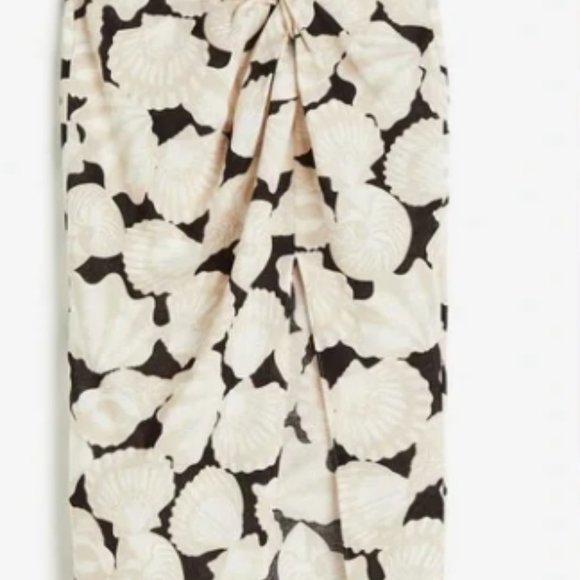 H&M linen blend seashell knot detail skirt with slit size 2 midi with slit NWT - Picture 1 of 4